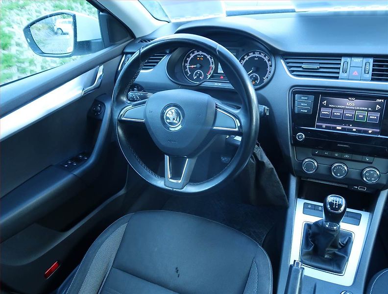 Škoda Octavia (2018) 1.6 TDI, Tempomat - fotka 7 z 14