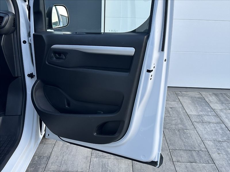 Opel Vivaro 2,0 CDTI 144PS  L2 Kombi Enjoy - fotka 16 z 53