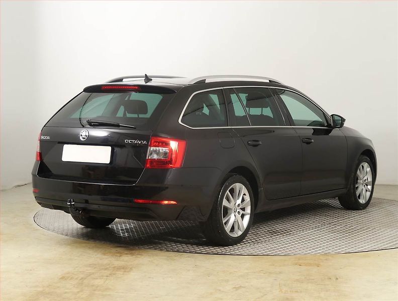 Škoda Octavia (2020) 1.5 TSI, Automat, Kůže, Navi - fotka 5 z 21