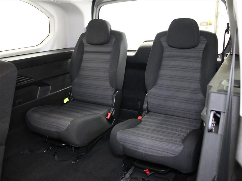 Opel Combo 1,2 Turbo 81kW LONG 7-míst ČR - fotka 8 z 20
