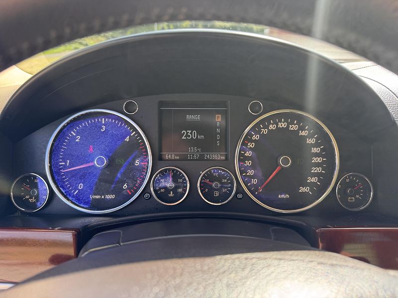 Volkswagen Touareg 3.0TDI 165Kw Pružiny - Tažný - fotka 12 z 19