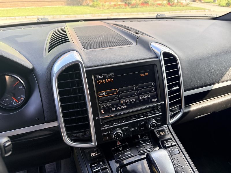 Porsche Cayenne DIESEL 3.0 V6 180KW - fotka 20 z 42