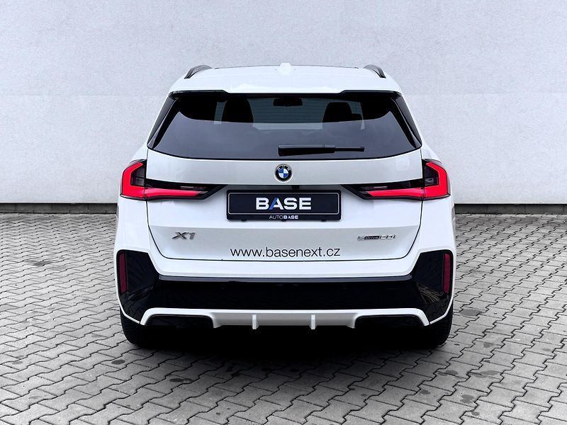 BMW X1 sDrive20i M-sport - fotka 5 z 20
