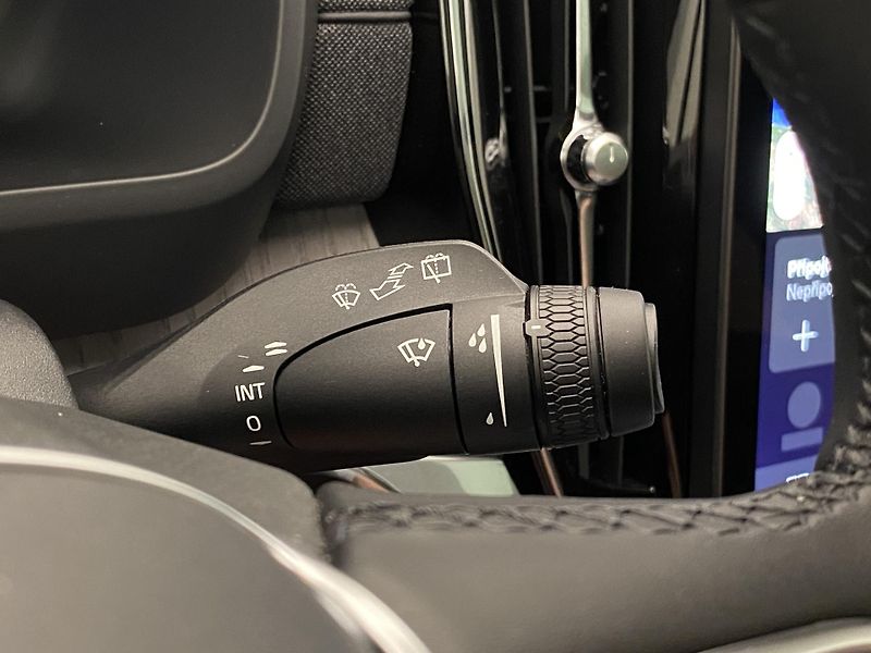 Volvo XC90 T8 AWD PLUG-IN ULTIMATE BRIGHT - fotka 23 z 74