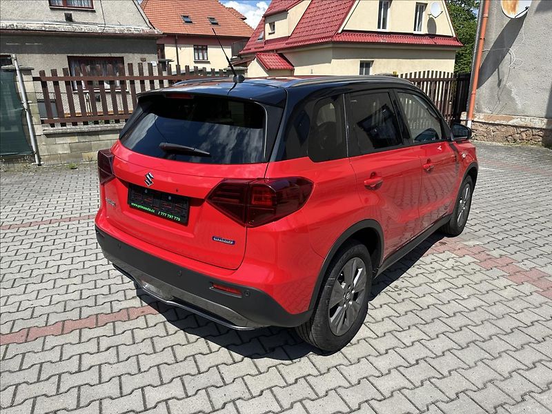 Suzuki Vitara 1,4 4x4 HYBRID - fotka 3 z 32