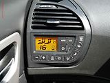 Citroën Grand C4 Picasso (2009) 1.6VTi 7míst, AC, TZ, park - náhled 19