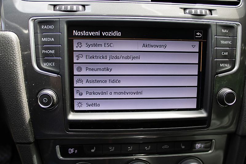 Volkswagen e-Golf eGolf, nová STK, 100% stav. - fotka 25 z 46
