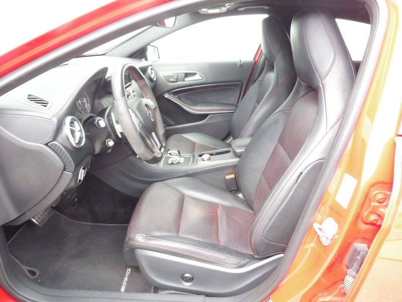 Mercedes-Benz Třídy A (2013) A45 AMG 2,0 265kW 4MATIC Perfo - fotka 7 z 25