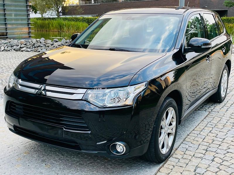 Mitsubishi Outlander 2.0i 1.MAJITEL KAMERA TAŽNÉ - fotka 3 z 43