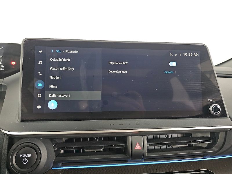 Toyota Prius (2025) 2.0L PHEV 223k Prestige Skyvie - fotka 21 z 33