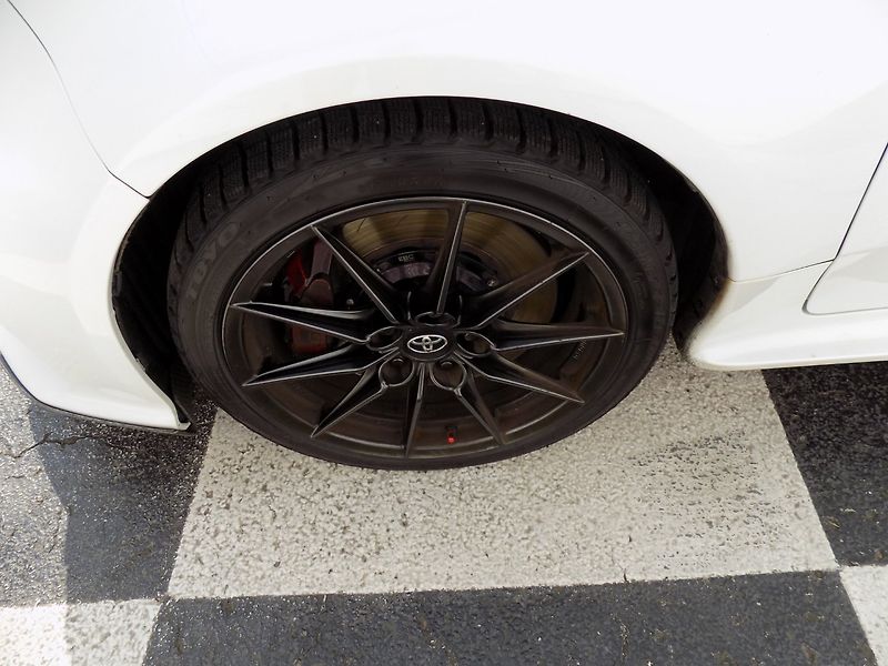 Toyota GR Yaris (2020) 1.6i/16V/FOUR/AWD/LED/ČR/ - fotka 29 z 32