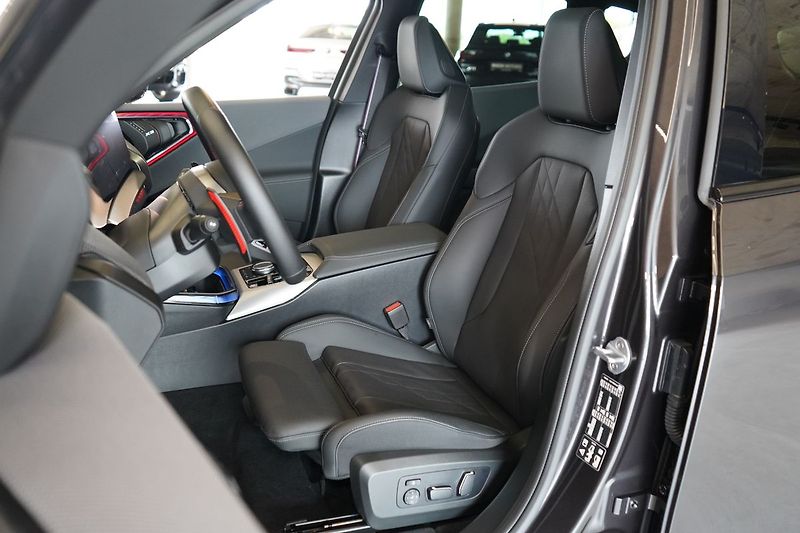 BMW X3 M50 xDrive, Nezávislé, Tažné - fotka 22 z 50