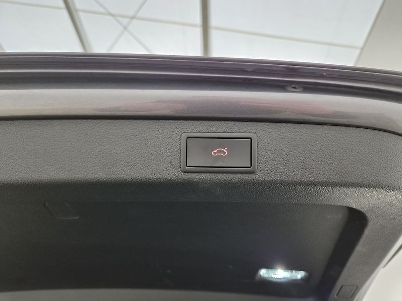 Škoda Superb 2.0 TDI 4x4 Scout - fotka 28 z 29