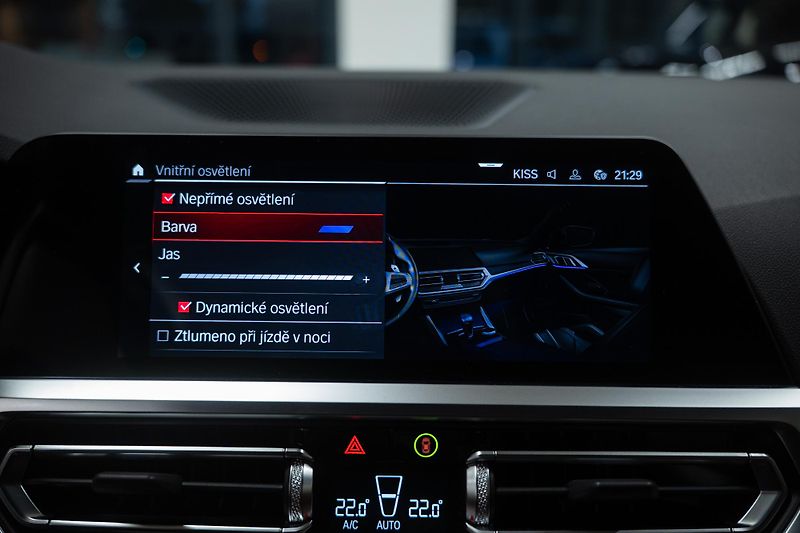 BMW M4 (2022) COMPETITION xDrive  - fotka 24 z 39