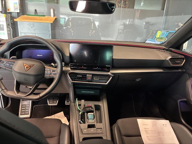 Seat Leon 2,0 TSI 221 KW,PANO,KAMERA - fotka 5 z 12