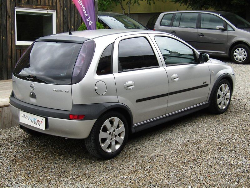 Opel Corsa (2002) GSi 1.8 16VC 92kW - fotka 11 z 38