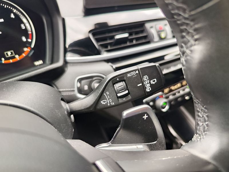 BMW X1 20d 2.0/140kW xDrive AT - fotka 29 z 34