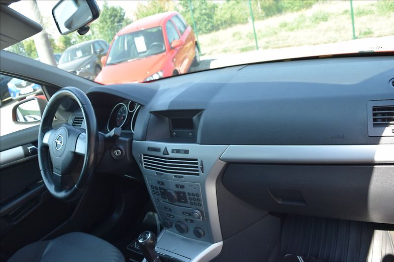 Opel Astra 1,4 i 66KW KLIMA ALU VÝHŘEV - fotka 22 z 50