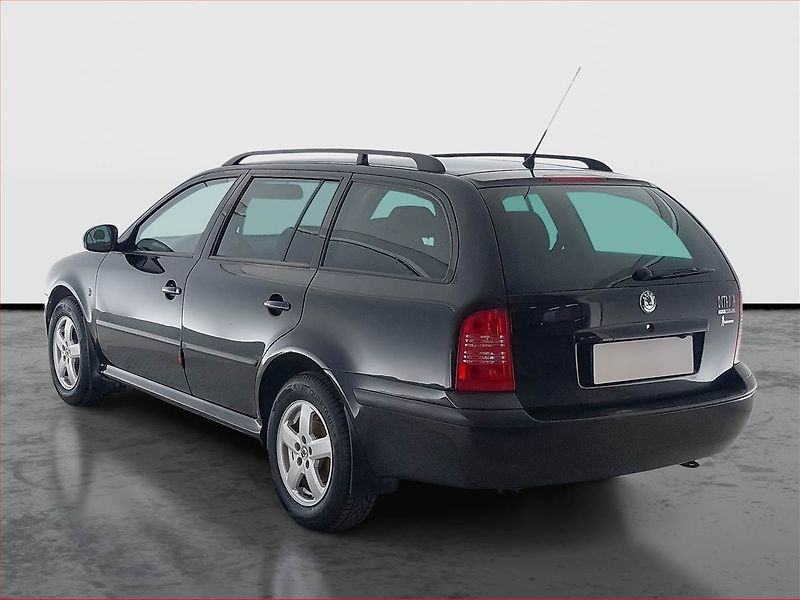 Škoda Octavia (2011) 1.6 - fotka 4 z 15