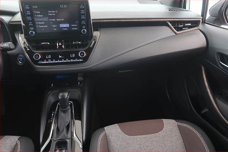 Toyota Corolla (2021) 2.0 Hybrid, Automat - fotka 8 z 19