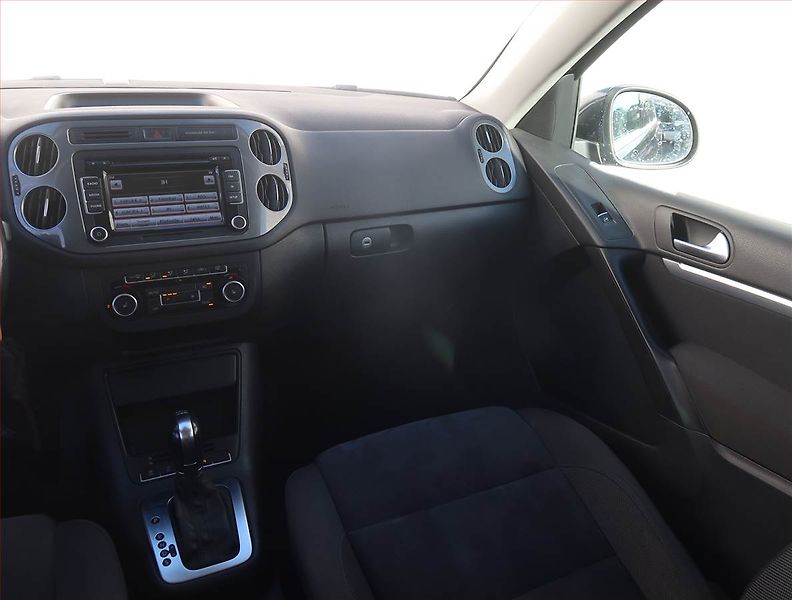 Volkswagen Tiguan (2011) 2.0 TDI, 4X4, Automat - fotka 8 z 20