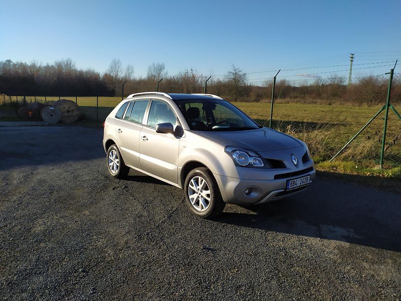 Renault Koleos (2009) 2.0 TD/ 110 kW, 4x4 - fotka 2 z 12