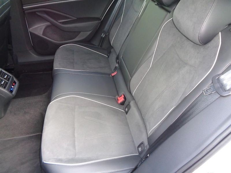 Volkswagen Passat BUSINESS 2.0 TDI DSG 110 KW VA - fotka 25 z 30