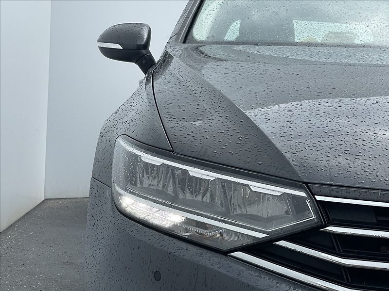 Volkswagen Passat Variant 2,0 TDI DSG Business TAŽNÉ+ACC - fotka 20 z 22
