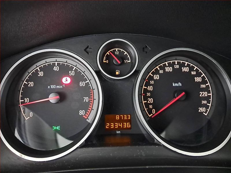 Opel Zafira (2006) 1.6, 7 míst, nová STK - fotka 11 z 15