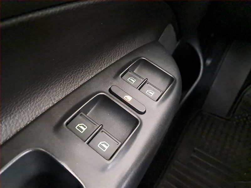 Škoda Octavia (2008) 2.0 TDI, 4X4, Serv.kniha - fotka 16 z 19
