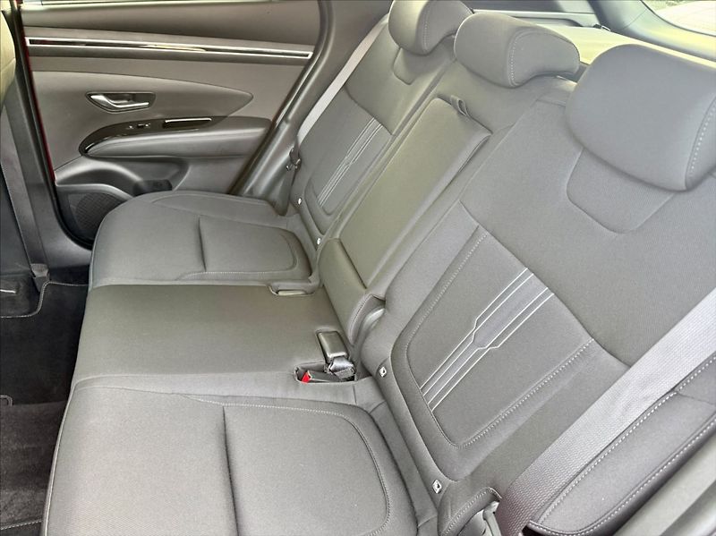 Hyundai Tucson 1,6 T-GDI STYLE 1.MAJITEL 4X4 - fotka 8 z 12