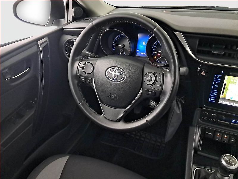 Toyota Auris (2015) 1.2 Ti, Serv.kniha, Tempomat - fotka 7 z 18