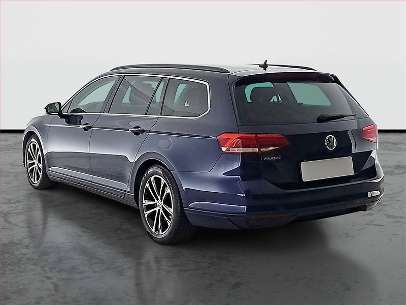 Volkswagen Passat (2018) 2.0 TDI, Automat, Navi - fotka 4 z 20
