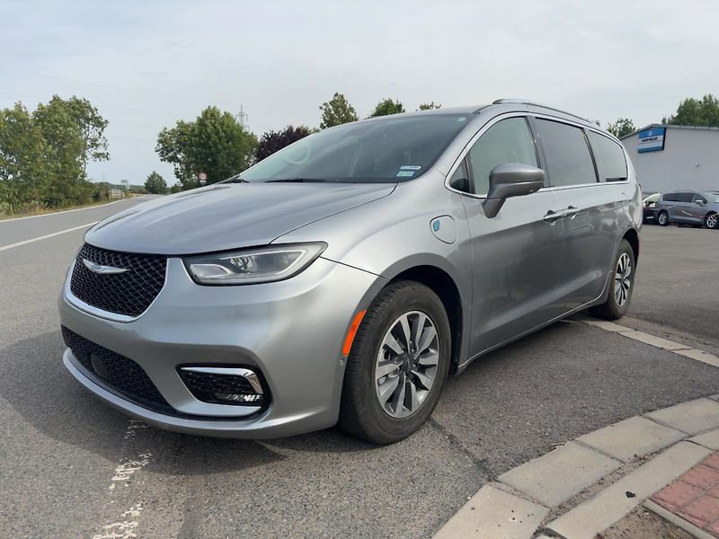 Chrysler Pacifica (2021) 3,6 Hybrid Plug Radar 360 2021 - fotka 2 z 19