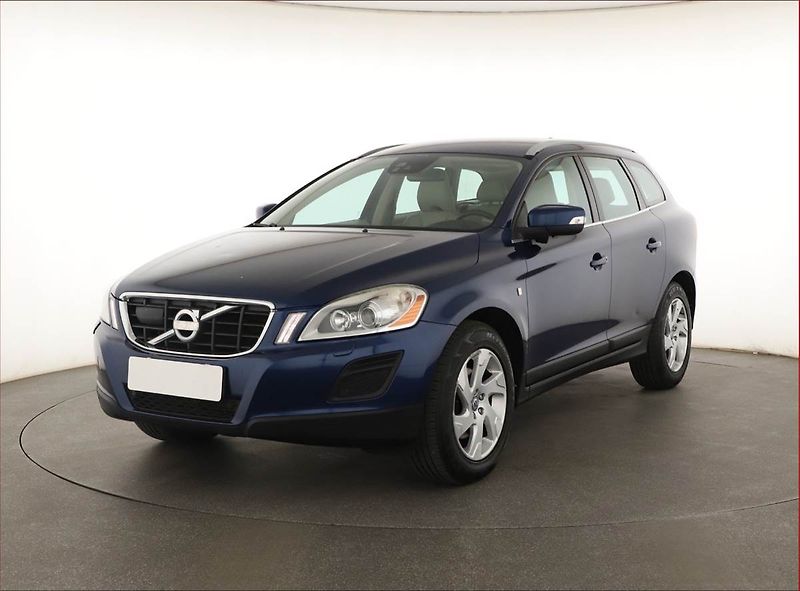 Volvo XC60 (2012) D4, Automat, Tempomat - fotka 2 z 17