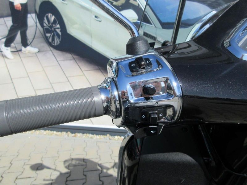 Vespa (2026) GTS 310 e5+ - fotka 9 z 11