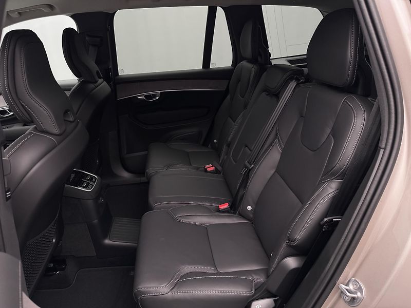 Volvo XC90 (2026) T8 AWD RECHARGE DARK PLUS 7m - fotka 6 z 29