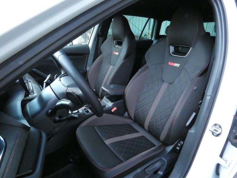 Škoda Octavia (2023) Combi RS 2.0 TDI 147KW 4x4 - fotka 17 z 30