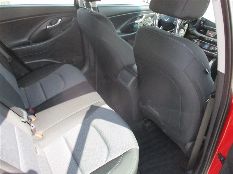 Hyundai i30 1,0 T-GDI, servis,DPH,1.maj,CZ - fotka 11 z 42