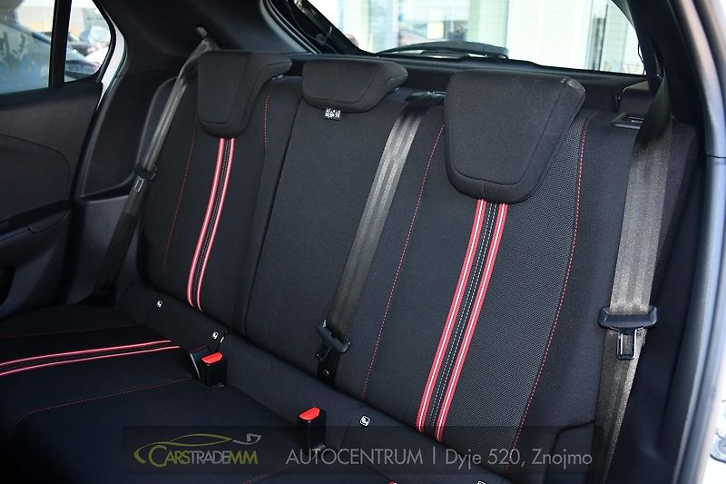 Opel Corsa 1.2T 96kW GS AUTOMAT - fotka 14 z 51