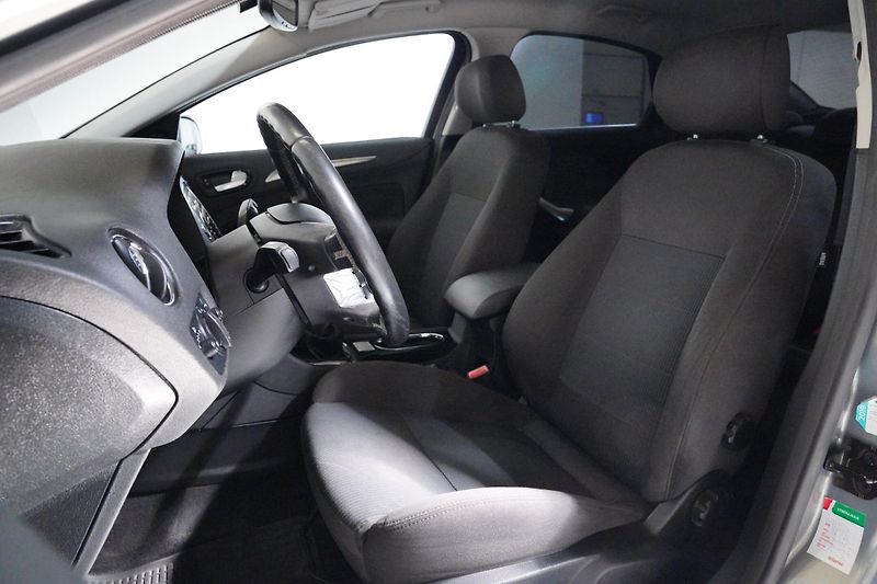 Ford Mondeo - fotka 7 z 7