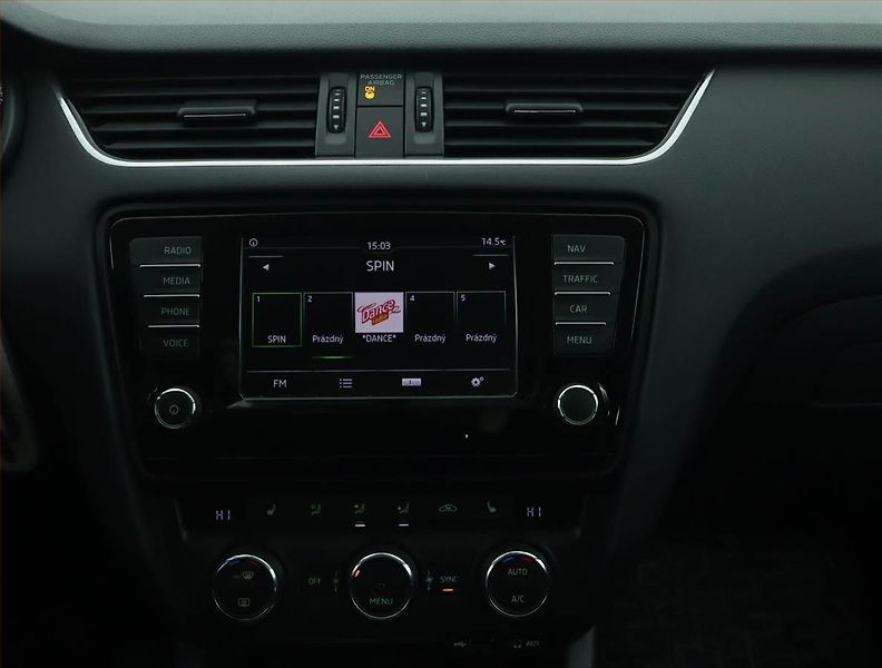 Škoda Octavia (2016) 1.4 TSI, Automat, Serv.kniha - fotka 12 z 16
