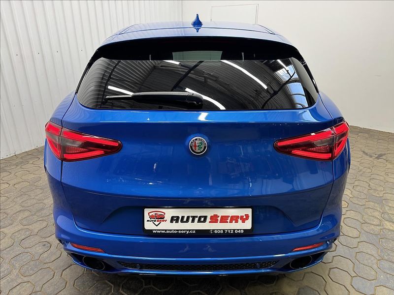 Alfa Romeo Stelvio 206kW Q4 VELOCE 2XALU - fotka 7 z 43