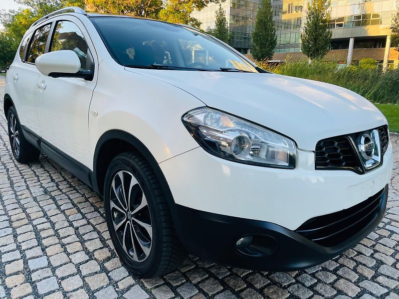 Nissan Qashqai 2.0i KAMERA TAŽNÉ SERVISKA 7M - fotka 8 z 45