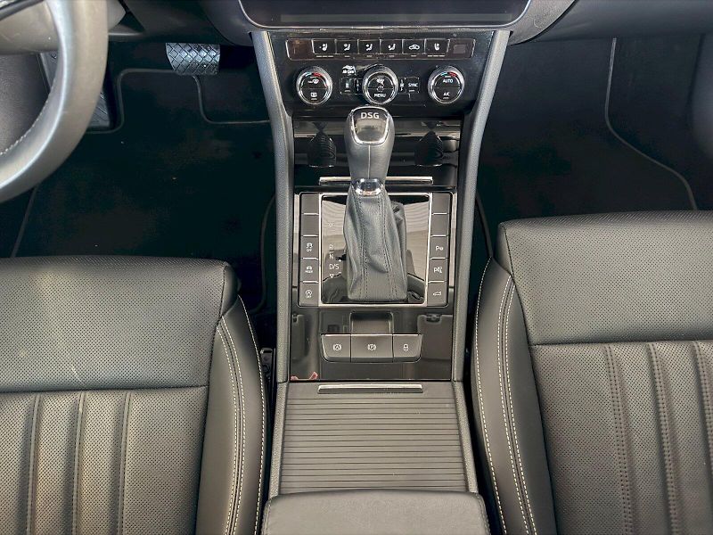 Škoda Superb (2021) Laurin & Klement 2.0 TDI / 147 - fotka 19 z 31