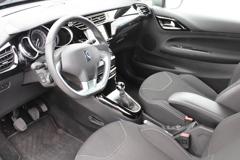 Citroën DS3 (2016) 1,2i KLIMA TEMPOMAT NAVI DAB - fotka 11 z 25