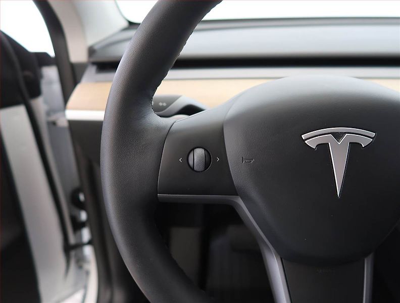 Tesla Model Y (2022) Long Range AWD 79kWh, SoH 93% - fotka 28 z 33