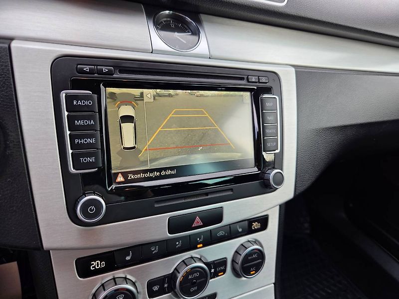 Volkswagen Passat Variant (2014) 2.0 TDI DSG - fotka 29 z 45
