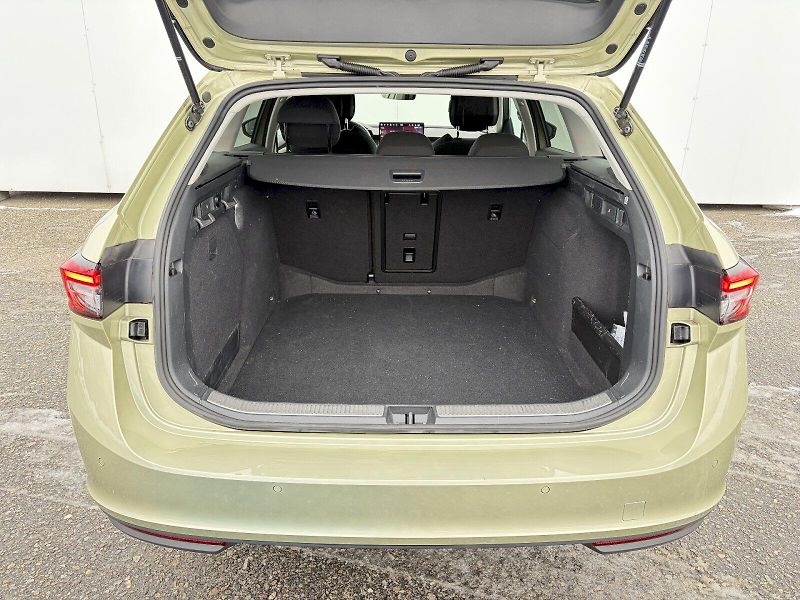 Škoda Superb (2024) Combi DSG 2.0 TDI / 110 kW / S - fotka 12 z 34
