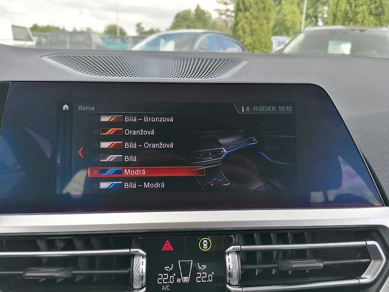 BMW Řada 3 (2020) 2.0 318D  A/T,Kůže,Ambient. - fotka 22 z 31